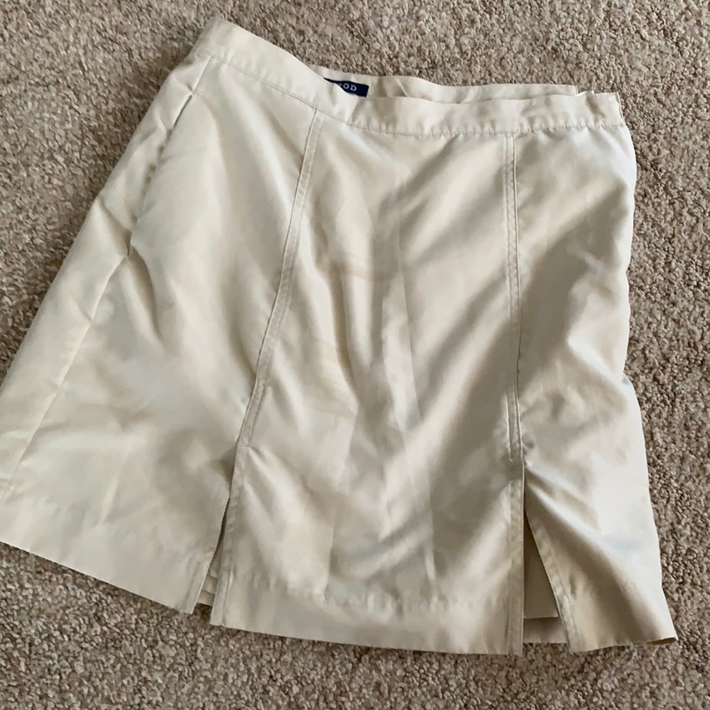 IZod size 4 skort EUC tan